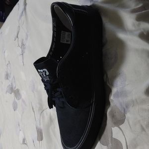 NWT Adidas Unity sneakers